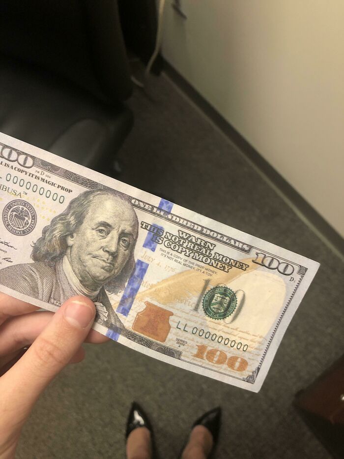 I Work As A Financial Auditor. When Reviewing Cash Deposits, I Found That One Of Our Employees Accepted This $100 Bill