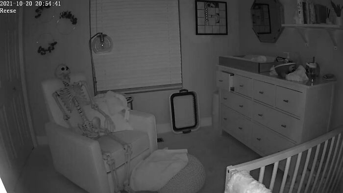 Daughter (2 Years Old) Wanted To Sleep With The Skeleton In Her Room. You Choose Your Battles…