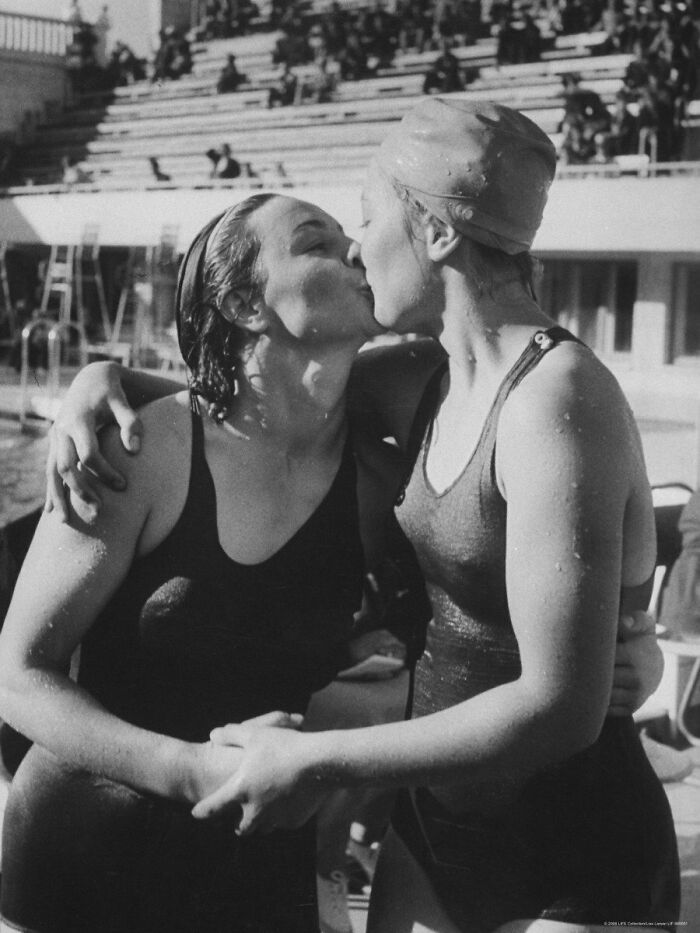 Soviet Swimmer Maria Havrish Congratulates Her Rival Elena Kovalenko, Who Defeated Her In The Breaststroke Competition At The Spartakiad Of The Peoples Of The USSR In Moscow, 1956