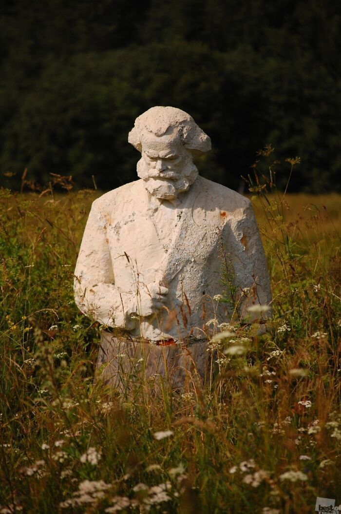 Post-Soviet Visual. Karl Marx Monument At Bitukha Village. Photo By Olga Ptashnik, Tver Region, Russia, 2009