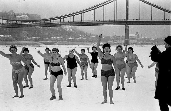 Nadadoras de hielo en Kiev, RSS ucraniana, años 60
