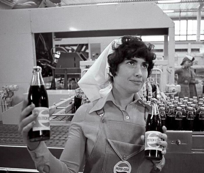 Production Of Pepsi-Cola At The Tallinn Soft Drinks Plant, Estonian SSR, 1970s