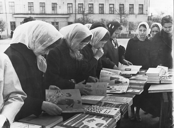 Book Market, Kirov, USSR, 1960s