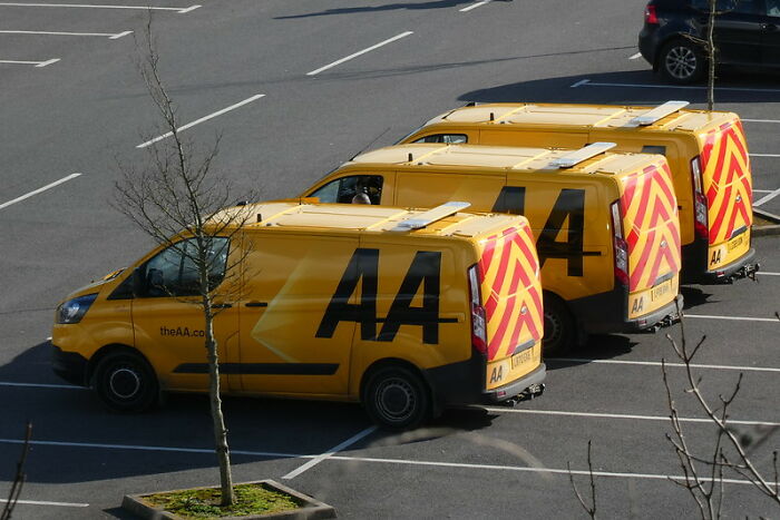 “Equality” Vs. “Equity” Twitter Debate Occurs After A Motoring Organization Revealed That They Don’t Prioritize Lone Women Over Men “Equality” Vs. “Equity” Twitter Debate Occurs After A Motoring Organization Revealed That They Don’t Prioritize Lone Women Over Men