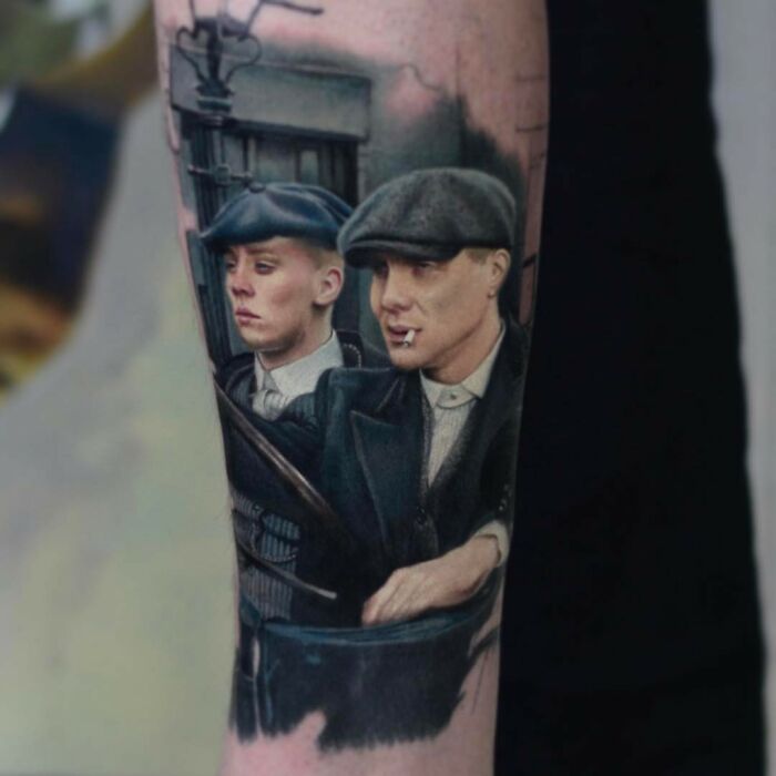 Artist Gets Tattoos That Look Like They've Been Imprinted On The Skin