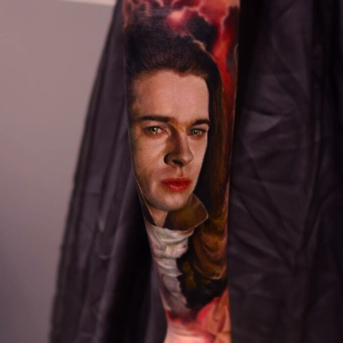 Artist Gets Tattoos That Look Like They've Been Imprinted On The Skin