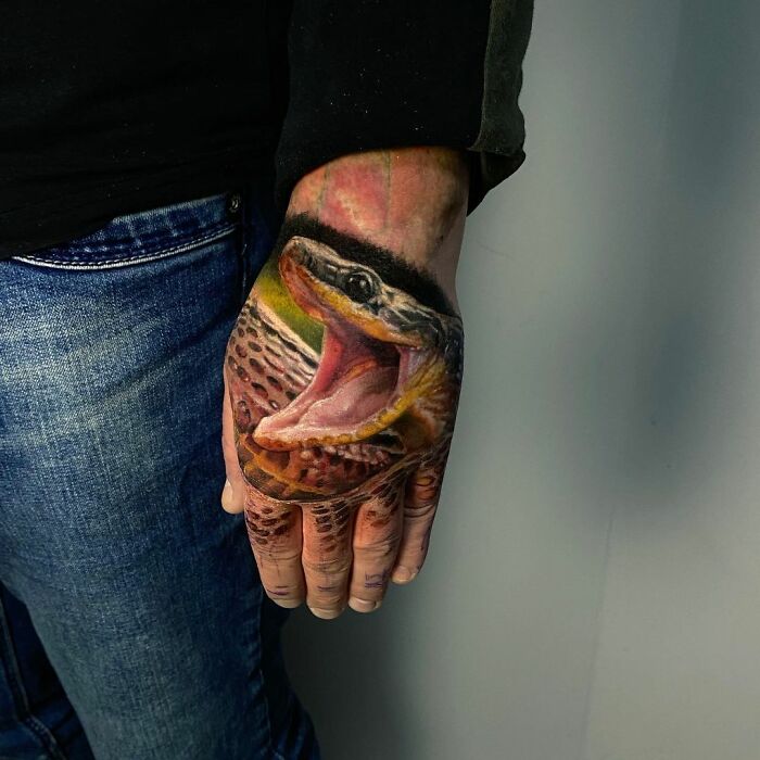 Artist Gets Tattoos That Look Like They've Been Imprinted On The Skin