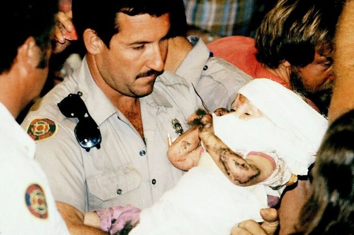 On This Day In 1987, 18 Month Old Jessica Mcclure Is Rescued After Being Trapped For 58 Hours In An Abandoned Well. The Incident Occurred When Mcclure Was Playing In Her Aunt’s Backyard And Fell In A 8 Inch Wide Opening. The Baby Dropped 22 Feet. For 2 And A Half Days, Experts Were Strategizing Ways To Rescue The Baby. As Of Result Of This Incident, Mcclure Was Hospitalized For More Than A Month And Lost A Toe To Gangrene. Today, Mcclure Lives A Healthy Life With A Family Of Her Own.