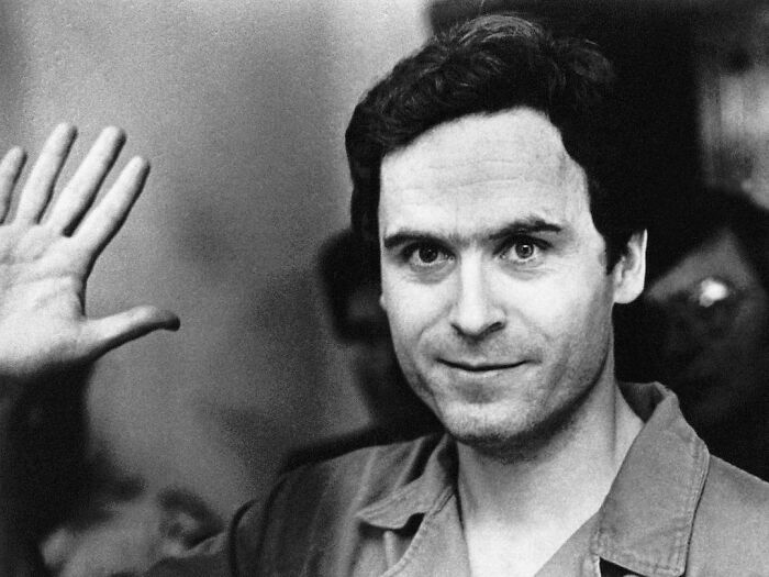 On This Day In 1974, One Of America’s Most Famous Serial Killers Ted Bundy Strikes Again. Bundy Used His Charm To Pick Up His Young Victims. When Bundy Was Finally Recaptured In 1979 After Escaping Jail Twice, He Confessed To Killing 36 People. However, Some Claim That He Killed Over 100 People. Eventually, In 1989 Bundy Was Executed.