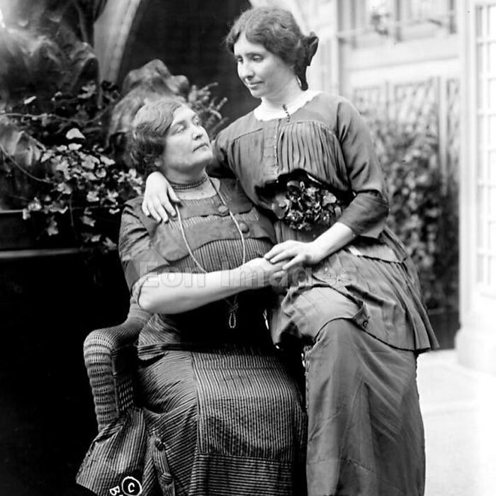 On This Day In 1887, Hellen Keller Meets Her Teacher, Anne Sullivan. When Keller Was 19 Months Old She Lost Her Sight And Hearing. Sullivan Taught Keller Techniques That LED Keller To Become A College Graduate, Lecturer, And Activist. For This Accomplishment, Sullivan Became Known As “The Miracle Worker.”