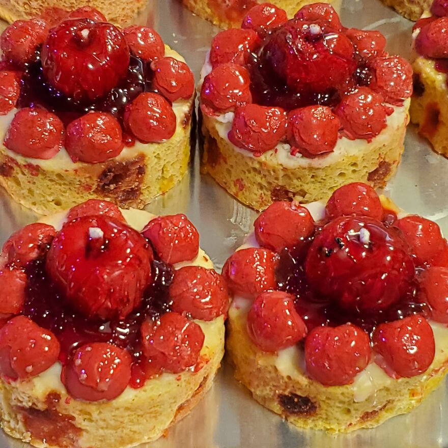 Genoa Cherry Cake Candles