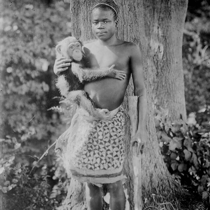 Meet Ota Benga, A Teenage Boy Brought From Central africa and Displayed Like An Animal At The Bronx Zoo In New York City, new York. Benga Was Born Into The Mbuti Pygmy Colony, Which Was Colonized By Belgium A Little After His Birth. In 1904, Benga Was Freed By An American Missionary, Who Was Assigned To Bring Back Pygmies To Be Part Of A Human Exhibition At The 1904 St. Louis Fair. With The Popularity Of Benga At The Fair, Verner Took Benga To The Bronx Zoo Where He Was Initially Hired To Help With The Animals.  Zoo Officials However Began To Exhibit Him In The Monkey House Where Again He Attracted Large Crowds. A Group Of Black New York Clergymen LED By Rev. James H. Gordon, Demanded That He Be Freed. By The End Of 1906, 23-Year-Old Benga Was Released To The Custody Of Rev. Gordon Who Placed Him In The New York City’s howard Colored Orphan Asylum. ——————————————————————————— Like ❤️ Comment ✍️ Share 🗣