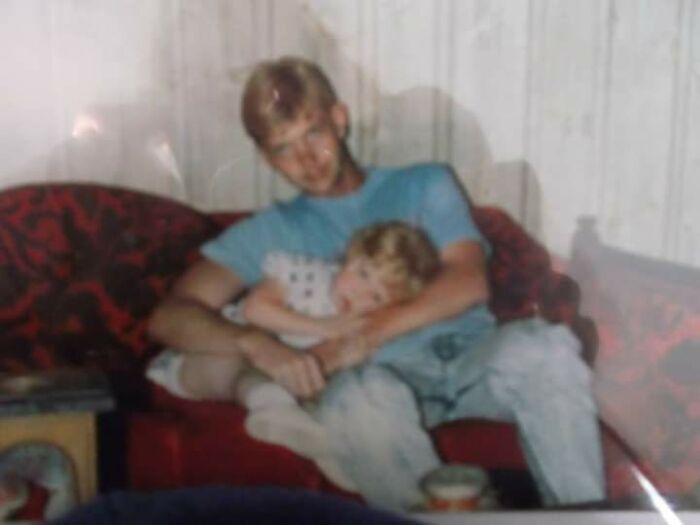 Hey 🐼. Give Me You Childhood Stories.