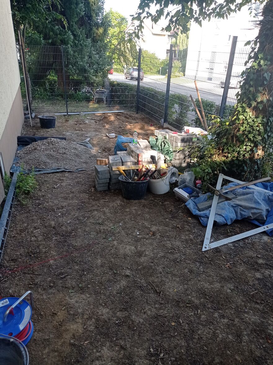 I Built A Small Outdoor Save Space For My Cats I Built A Small Outdoor Save Space For My Cats