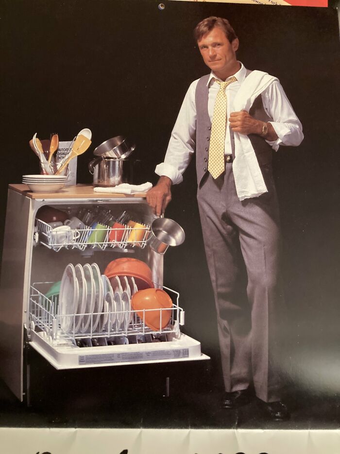 “Every Woman’s Fantasy”: People Online Are Cracking Up At This Resurfaced Calendar From The ‘80s Featuring Handsome Men Doing Various Chores (11 Pics) “Every Woman’s Fantasy”: People Online Are Cracking Up At This Resurfaced Calendar From The ‘80s Featuring Handsome Men Doing Various Chores (11 Pics)