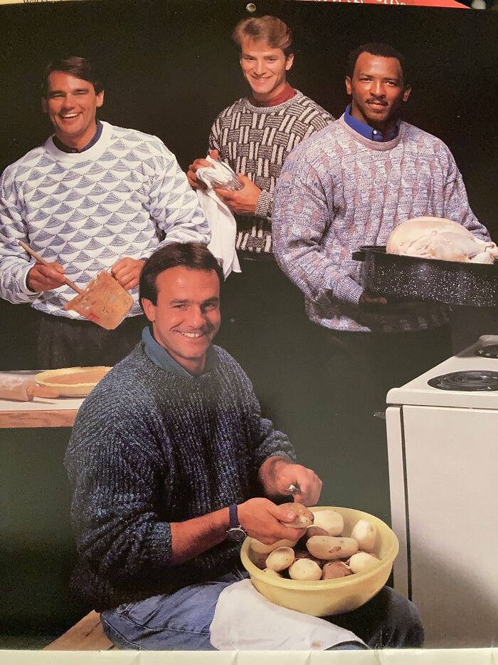 “Every Woman’s Fantasy”: People Online Are Cracking Up At This Resurfaced Calendar From The ‘80s Featuring Handsome Men Doing Various Chores (11 Pics)
