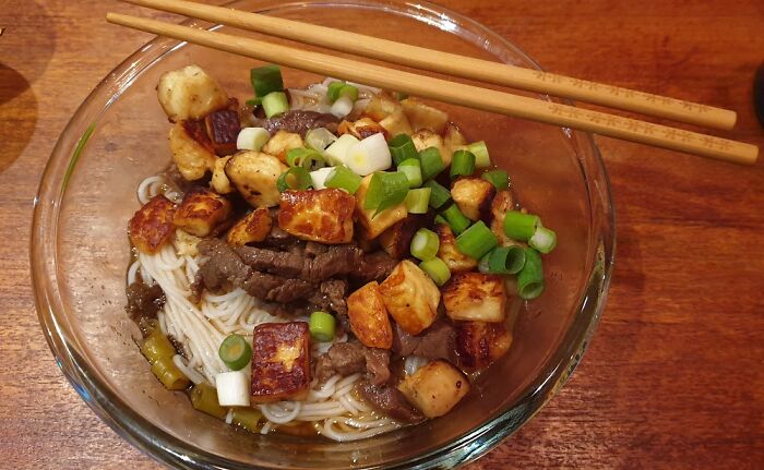 Ramen With Halloumi And Beef