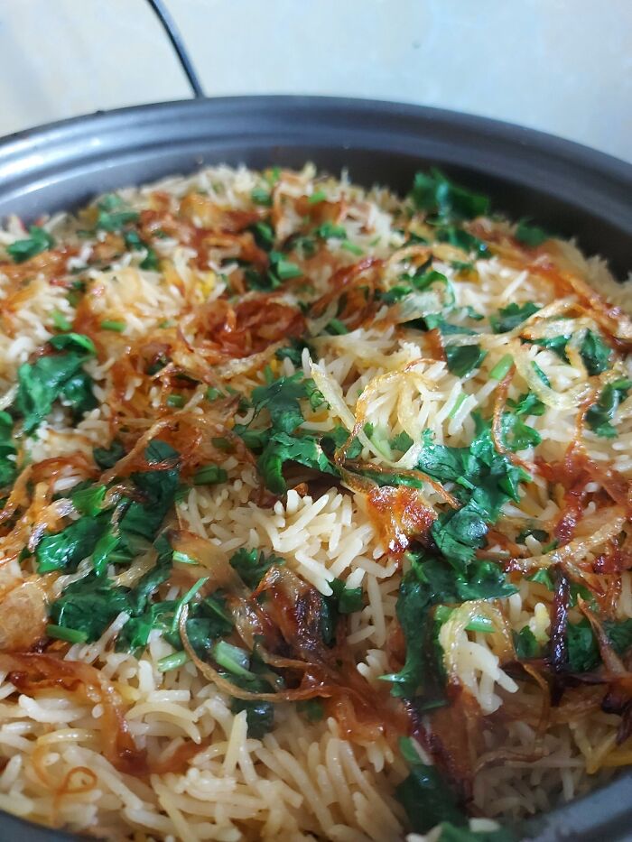 Chicken Briani With Coriander And Onion