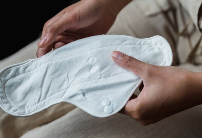 22-Year-Old Guy Believes Periods Come From Butts, Mansplains How Anatomy Works When His Date Doesn't Agree With Him 22-Year-Old Guy Believes Periods Come From Butts, Mansplains How Anatomy Works When His Date Doesn't Agree With Him