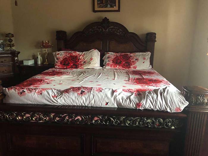 This Bedding Set With A Romantic Rose Bud Print