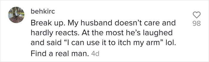 Woman Sends Her Boyfriend A Pic Of Her Hairy Legs To Have A Laugh, Doesn't Expect He Would Respond By Shaming Her Woman Sends Her Boyfriend A Pic Of Her Hairy Legs To Have A Laugh, Doesn't Expect He Would Respond By Shaming Her