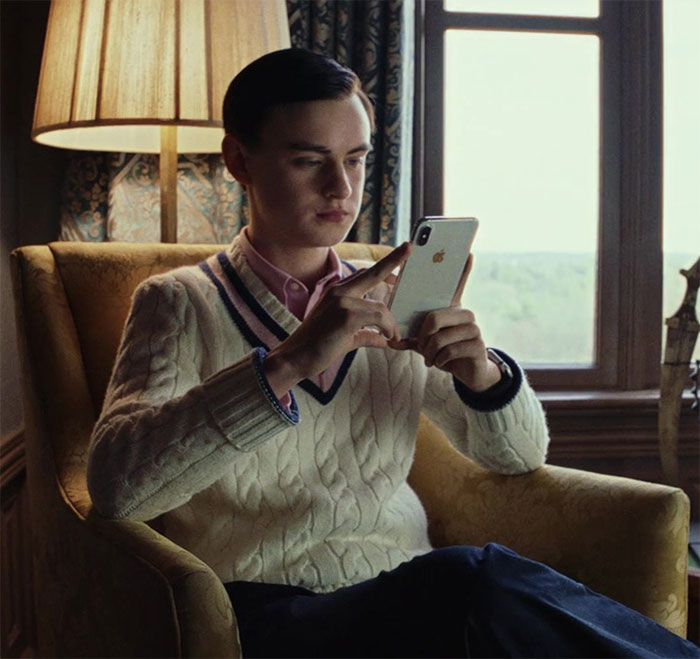 In Knives Out (2019), The Type Of Phone That A Character Uses Hints At Their Guilt Or Innocence