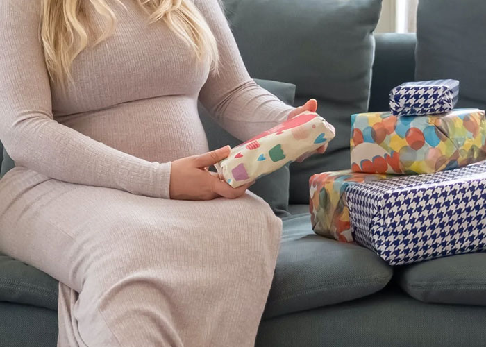 35 Moms Share The Worst Baby Shower Gifts They Ever Got In This Honest Online Thread
