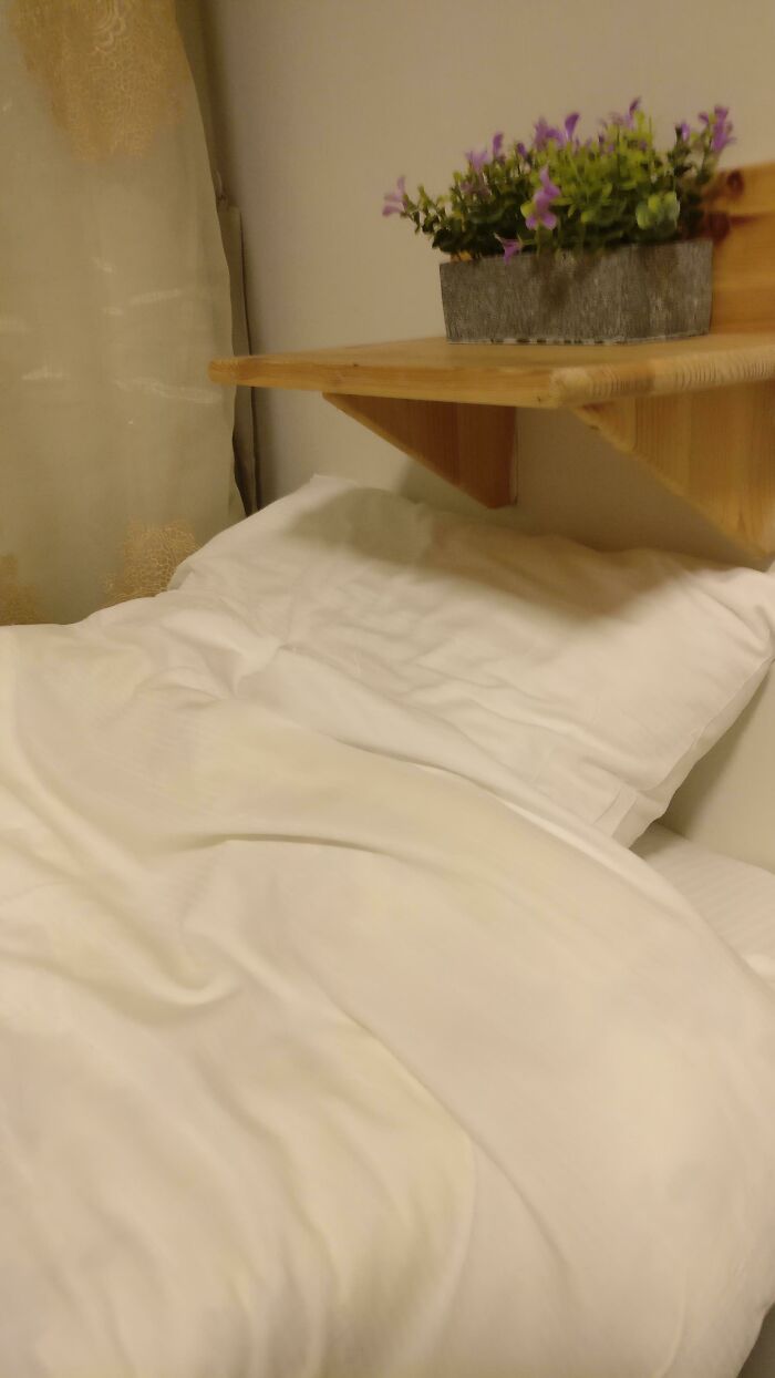 Mi cama en un hotel en el que me hospedo