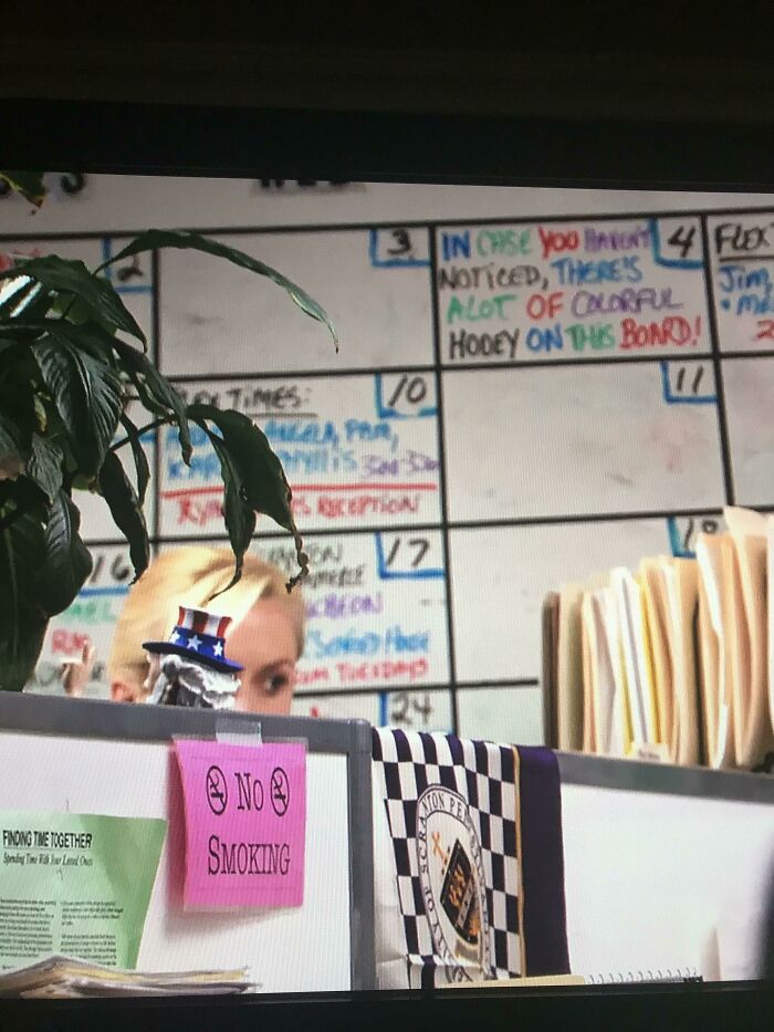 S4:e1 “Fun Run” - I For One, Did Not Notice Until Now That There’s A Lot Of Colorful Hooey On This Board!