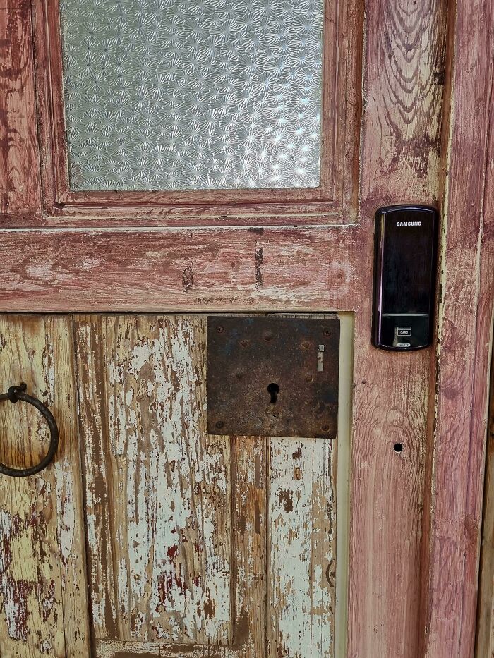 This Funny Juxtaposition Of Door Technology I Found In A Mexican Town