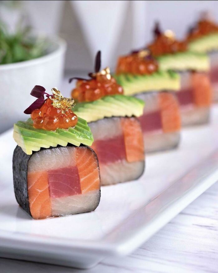 ¡Estos rollos de sashimi!