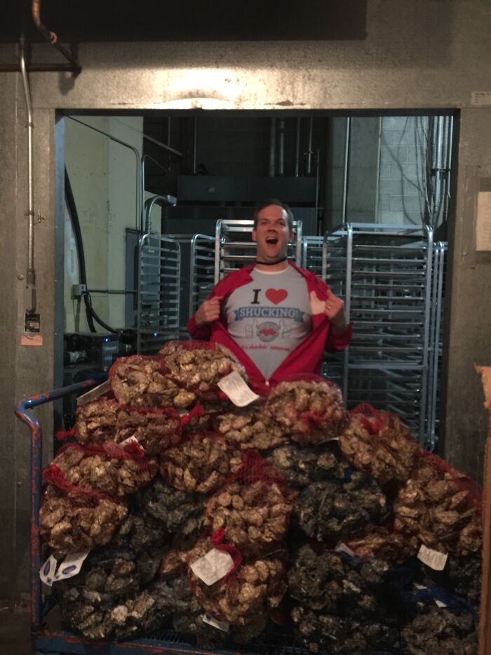 Schucking 28,000 Oysters For An Event!!!