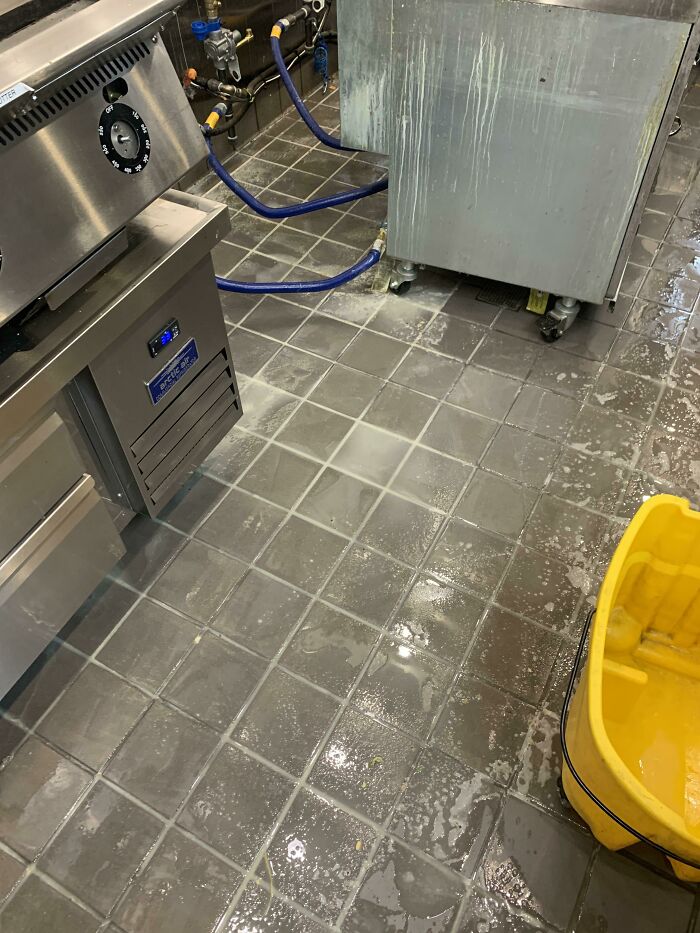 If You’re Opening A Restaurant Please For The Love Of God Don’t Use Tiles