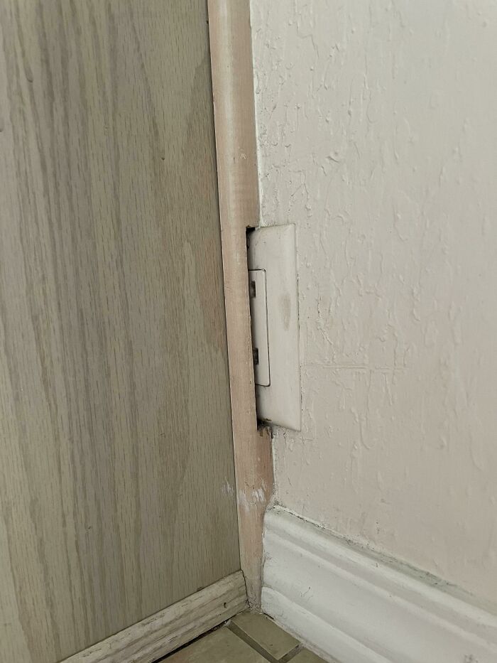 To The Person With 3/4 Outlet. I Present My Apartments 1/3 Outlet
