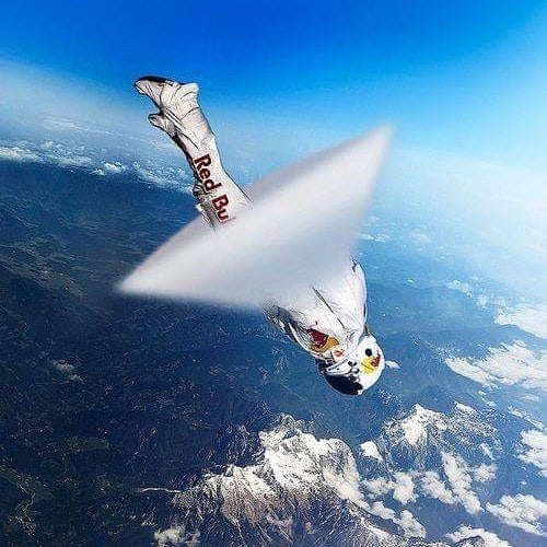 Austrian Felix Baumgartner Becomes The First Skydiver To Break The Speed Of Sound, Reaching A Maximum Velocity Of 833.9mph (1,342km/H). Year 2012