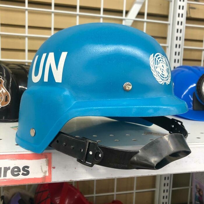 I’ve Seen Just About Everything… A Lot Of Rare And Odd Kids Toys Over My 20+ Years Of Thrifting. But I Have Never Seen A Child’s United Nations Peacekeepers Play Helmet Until This Evening. This Is So Cool!
