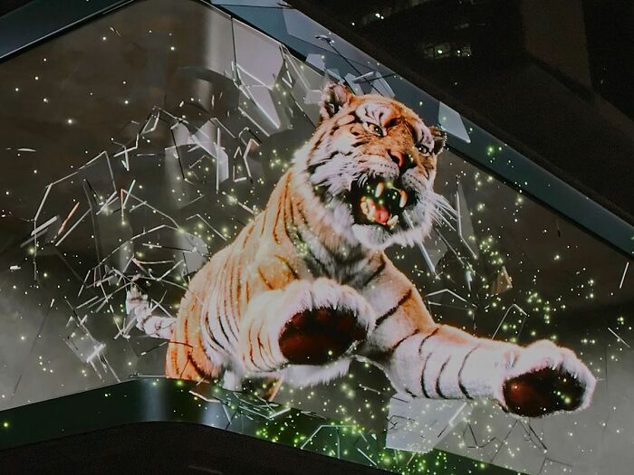 Giant Hyper-Realistic 3D Tiger Billboard Appears In World’s Biggest Metropolises, Mesmerizes The Passersby Giant Hyper-Realistic 3D Tiger Billboard Appears In World’s Biggest Metropolises, Mesmerizes The Passersby