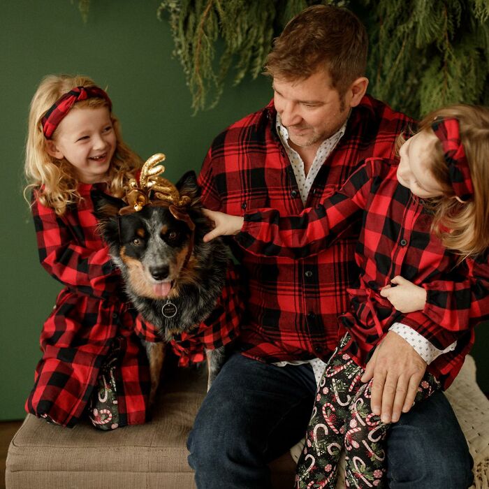 I Photograph Families And Their Dogs