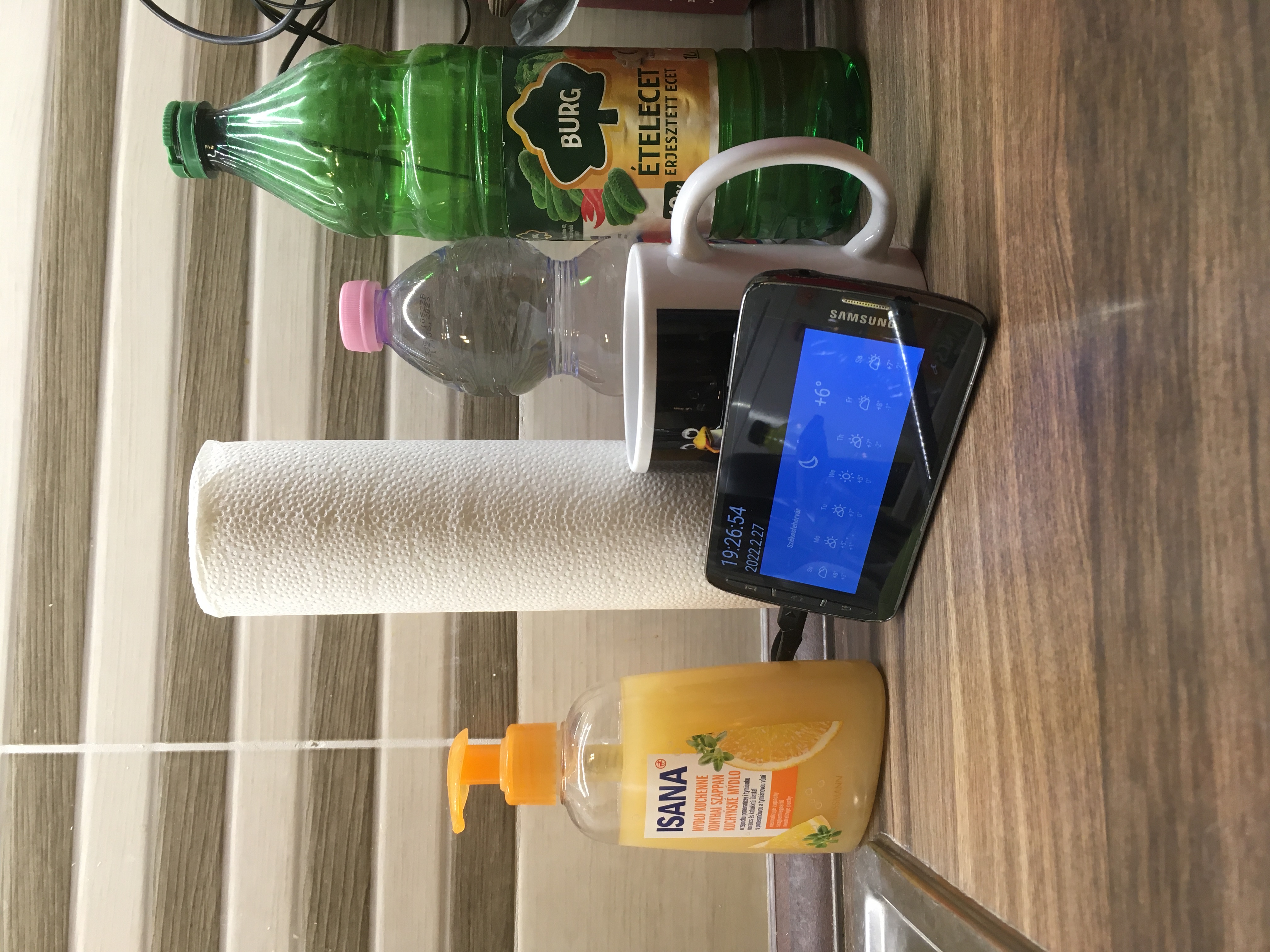 I Made An App To Re-Use Old Phones/Tablets As Information Displays