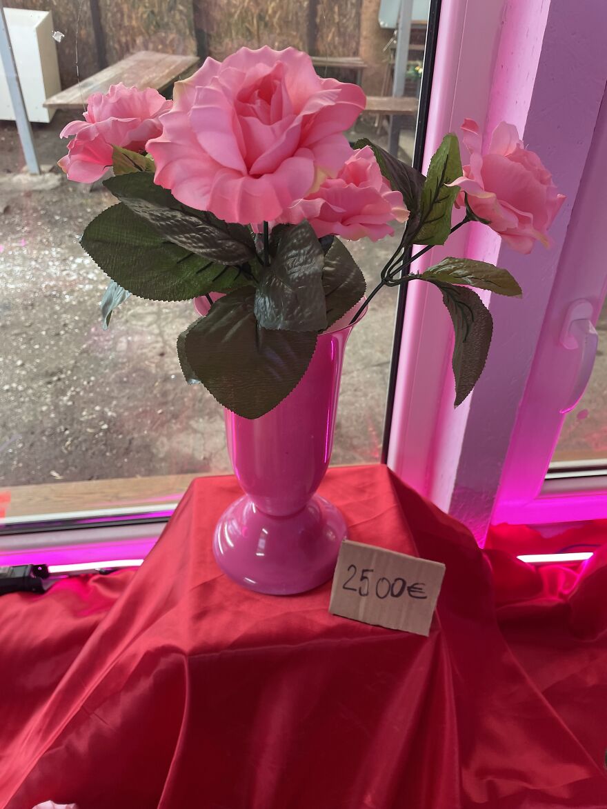 I've Packed My Jewelry Into Roses And Sold Them In The Soviet Flower Market (14 Pics) I've Packed My Jewelry Into Roses And Sold Them In The Soviet Flower Market (14 Pics)