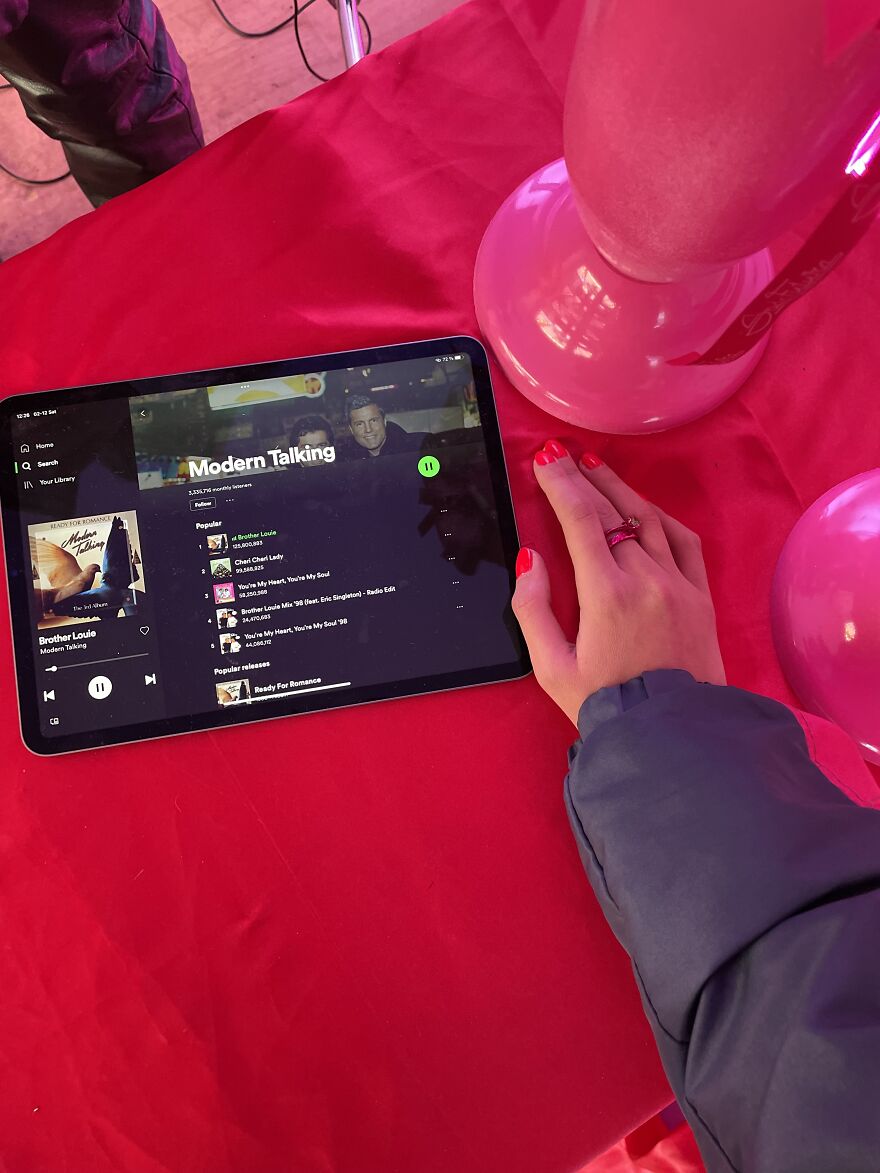 I've Packed My Jewelry Into Roses And Sold Them In The Soviet Flower Market (14 Pics) I've Packed My Jewelry Into Roses And Sold Them In The Soviet Flower Market (14 Pics)