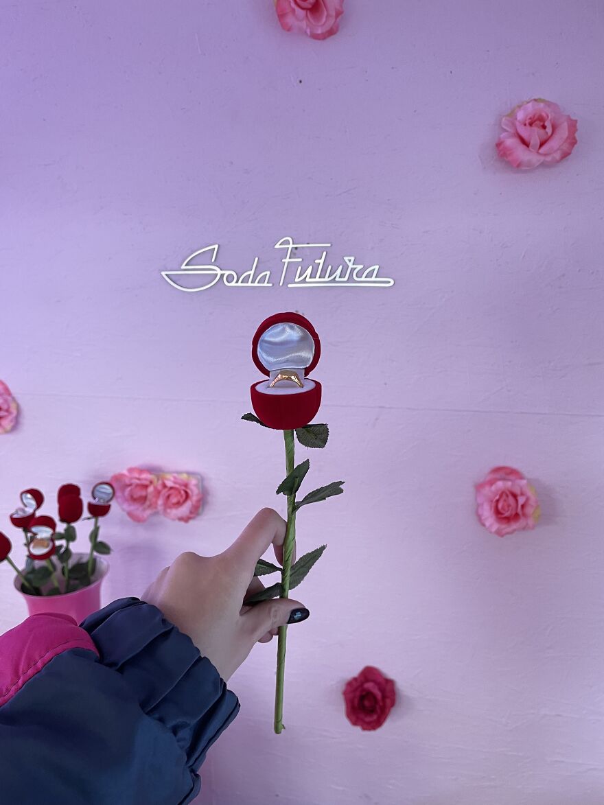 I've Packed My Jewelry Into Roses And Sold Them In The Soviet Flower Market (14 Pics) I've Packed My Jewelry Into Roses And Sold Them In The Soviet Flower Market (14 Pics)