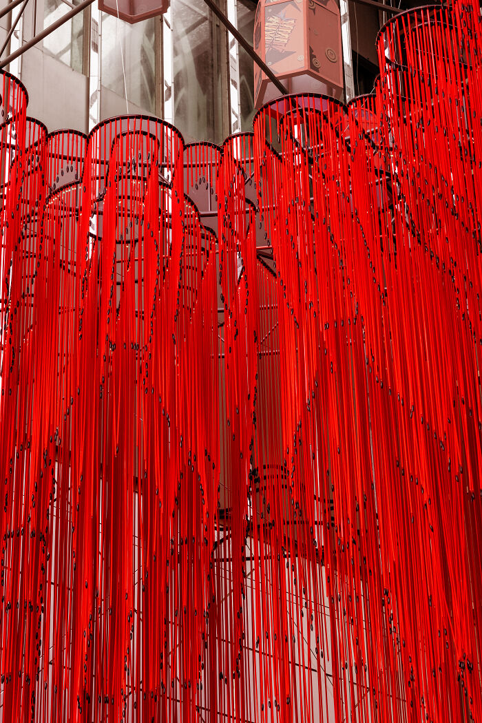 "Memory Veil": 10,000 Strands Of Red String Beads Art Installation (20 Pics) "Memory Veil": 10,000 Strands Of Red String Beads Art Installation (20 Pics)