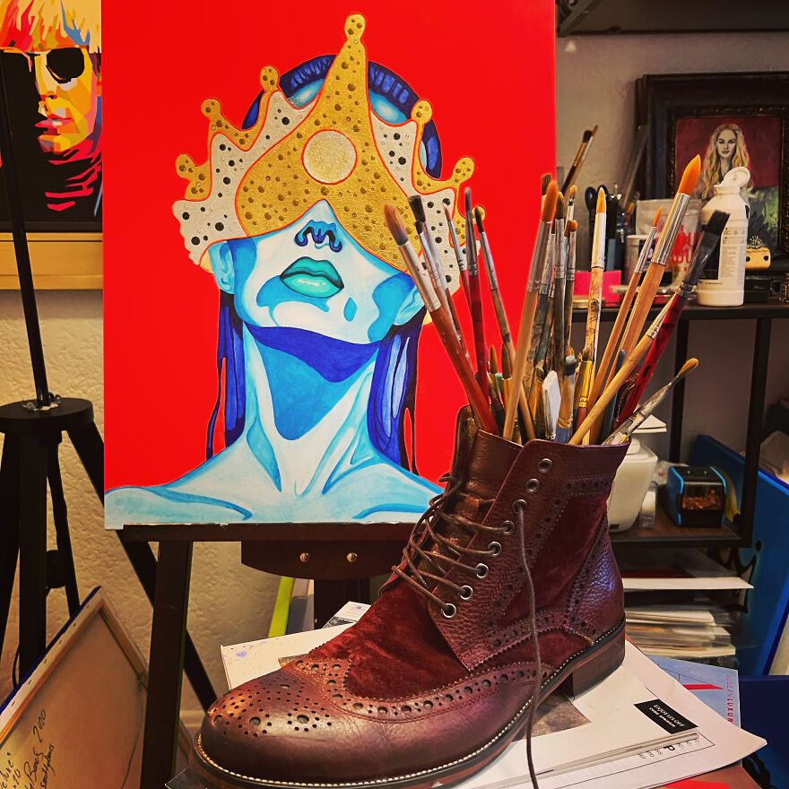 Smittybones: It's All About The Crown (7 Pics)