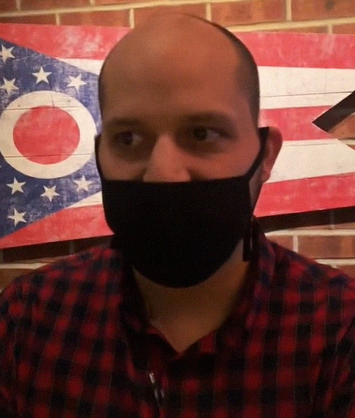 'Pet Peeves As A Server': Restaurant Employees Reveal What Annoys Them The Most 'Pet Peeves As A Server': Restaurant Employees Reveal What Annoys Them The Most