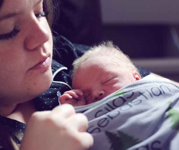 30 Mothers Who Regret Giving Birth Share Why