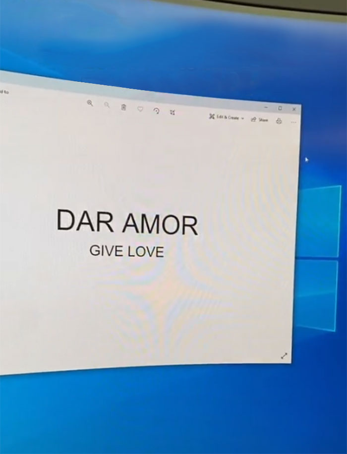 Guy Shows Pathetic Logo He Received After Paying This Designer $250, Internet Responds By Creating Him A New One For Free Guy Shows Pathetic Logo He Received After Paying This Designer $250, Internet Responds By Creating Him A New One For Free