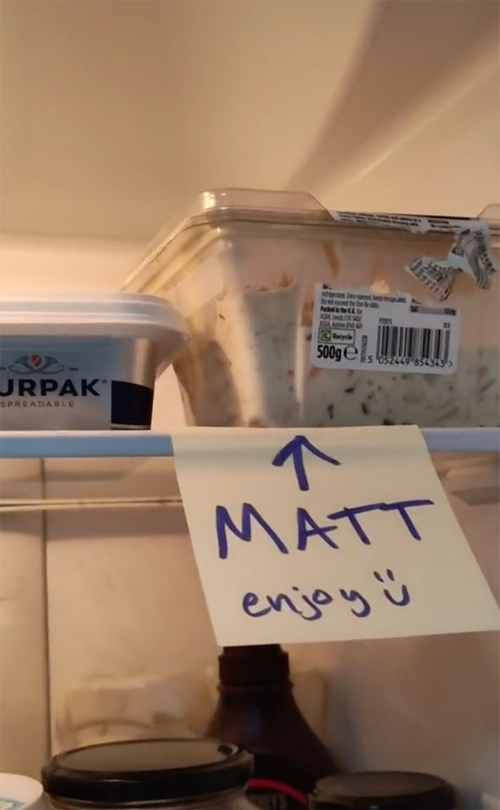 Husband Tells Wife “They’re Your Clothes” When She Asks Him To Do Laundry, She Chooses Violence Husband Tells Wife “They’re Your Clothes” When She Asks Him To Do Laundry, She Chooses Violence