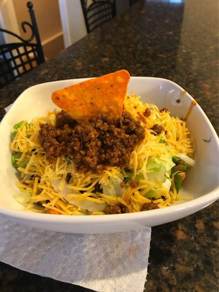 Easy But Delicious Taco Salad With Doritos. Tummies