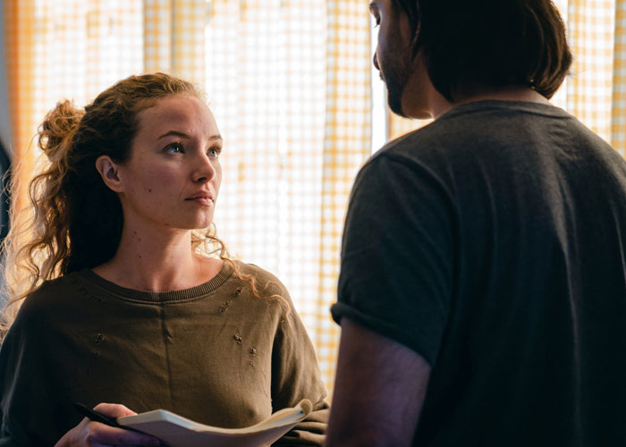 Guy Is Shocked At How Much His Girlfriend Earns, Wants Her To Pay Half Of His Mortgage After Moving In Guy Is Shocked At How Much His Girlfriend Earns, Wants Her To Pay Half Of His Mortgage After Moving In